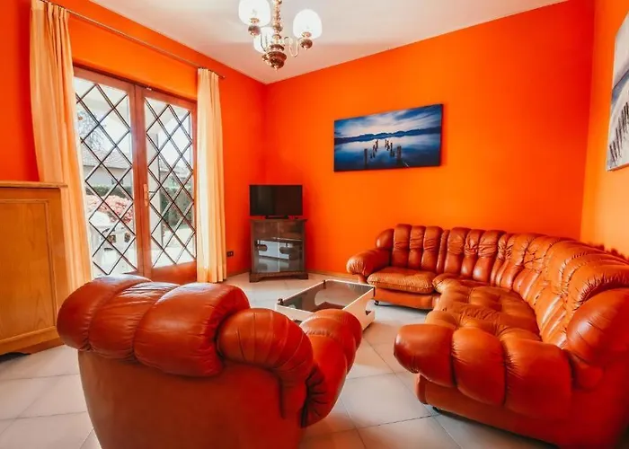 Casa La Quiete 펜션 아로나